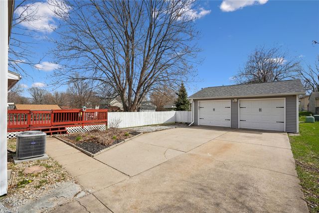 1106 7th Street NW, Altoona, IA 50009