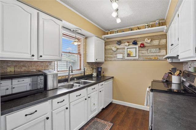 1106 7th Street NW, Altoona, IA 50009