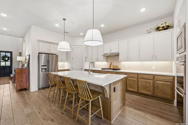 1583 SEEKAT DR, New Braunfels, TX 78132