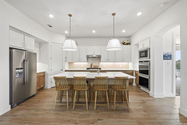 1583 SEEKAT DR, New Braunfels, TX 78132