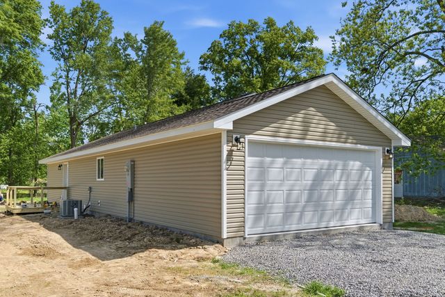 817 W Stotlar Street, Herrin, IL 62948