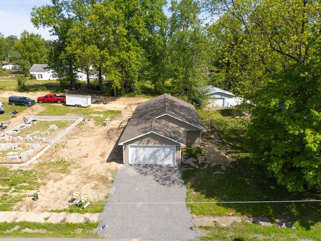 817 W Stotlar Street, Herrin, IL 62948