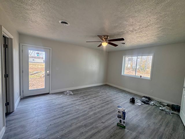 817 W Stotlar Street, Herrin, IL 62948