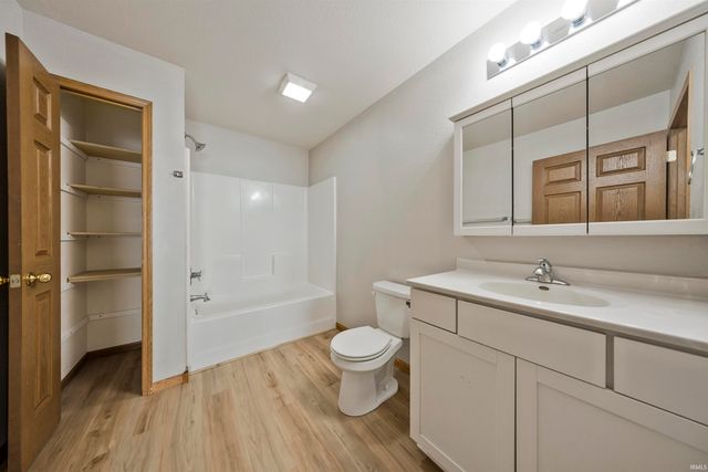 211 S Bedford Avenue, Evansville, IN 47713