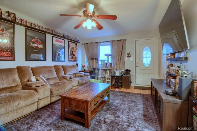 5739 Harrison Street, Garden City, MI 48135