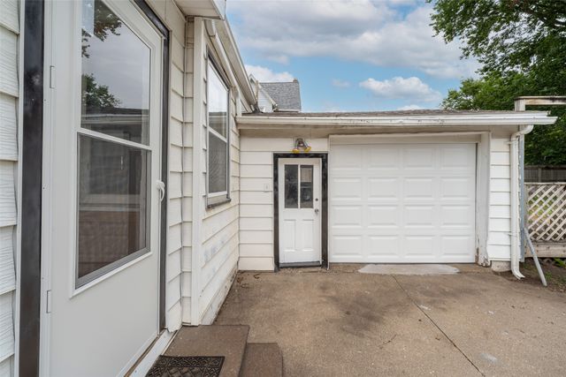 926 Duff Avenue, Ames, IA 50010