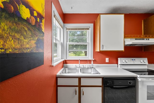 926 Duff Avenue, Ames, IA 50010