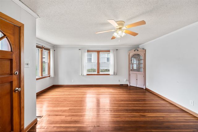 926 Duff Avenue, Ames, IA 50010