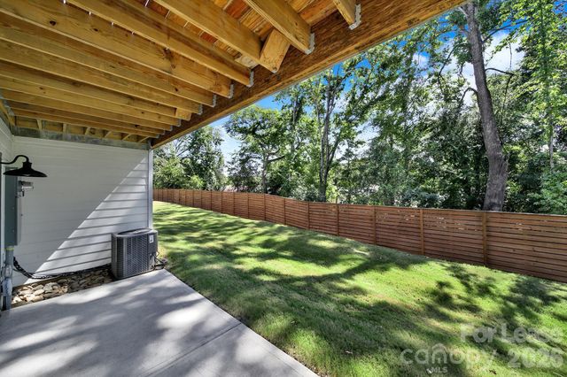 8004 Cedarsmith Court, Charlotte, NC 28217