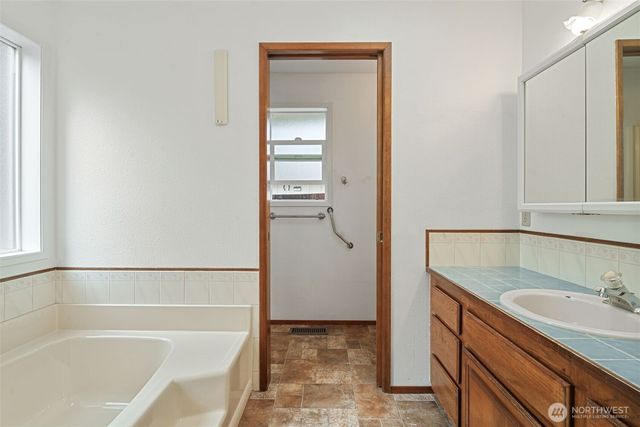 9219 Donna Court SE, Olympia, WA 98513