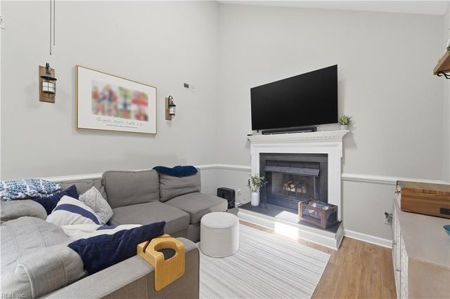 217 Gardenville DR, Yorktown, VA 23693