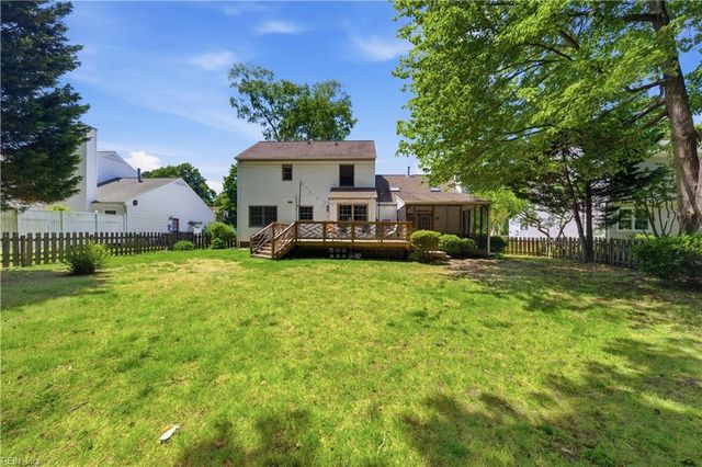 217 Gardenville DR, Yorktown, VA 23693