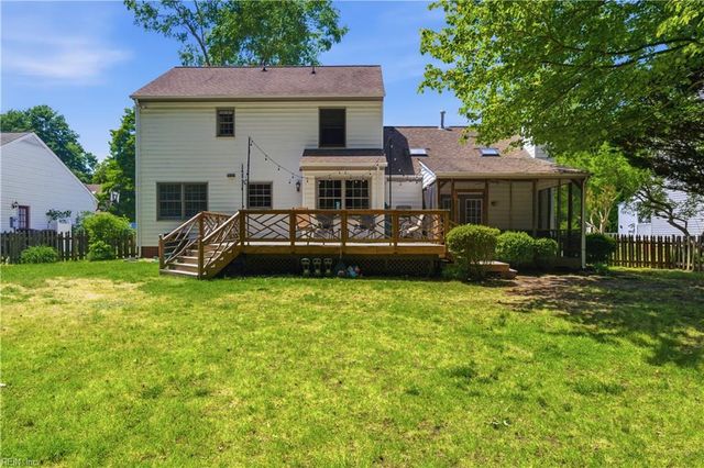 217 Gardenville DR, Yorktown, VA 23693