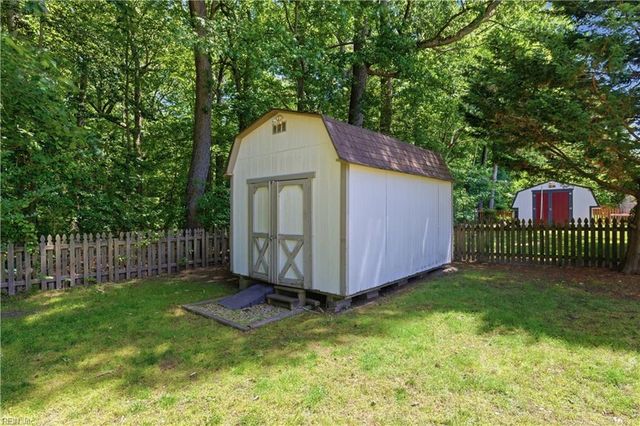 217 Gardenville DR, Yorktown, VA 23693