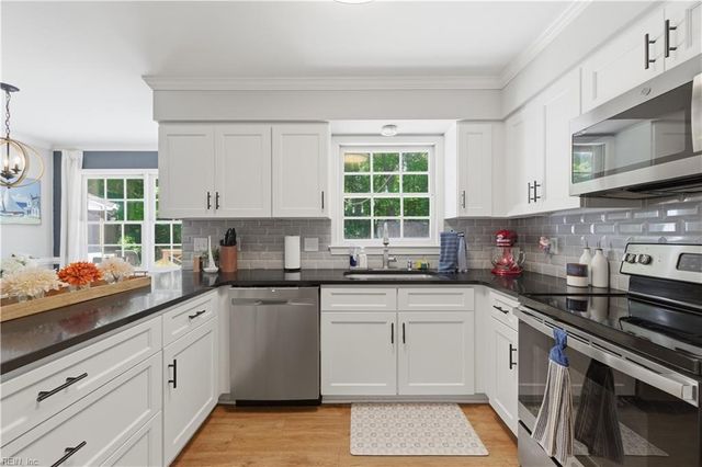 217 Gardenville DR, Yorktown, VA 23693