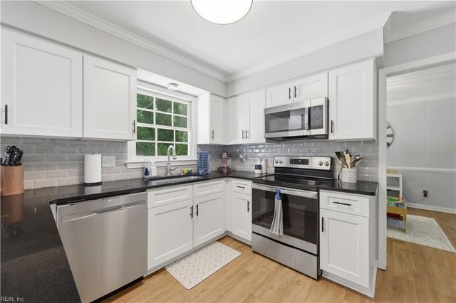 217 Gardenville DR, Yorktown, VA 23693