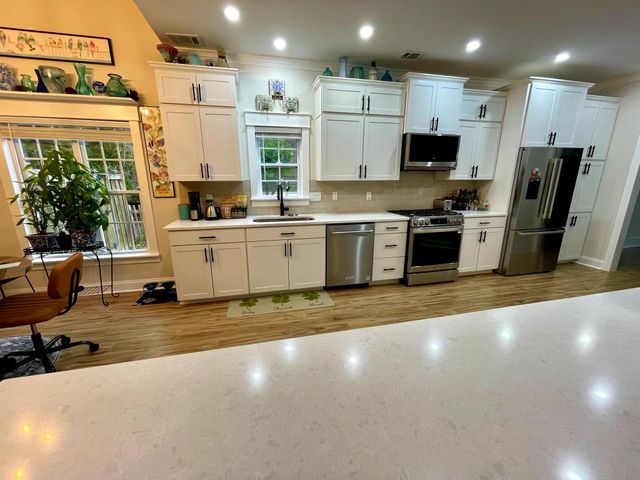 8534 Sentry Circle, North Charleston, SC 29420