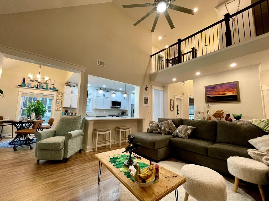 Image 9 of property listing at 8534 Sentry Circle, North Charleston, SC 29420