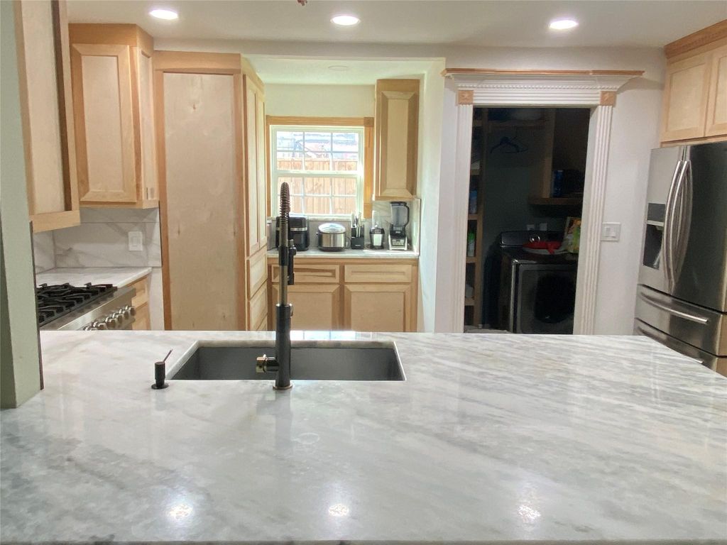 5326 Jorns Street, Houston, TX 77045