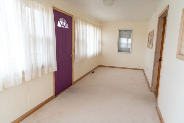 320 3rd Street, Reasnor, IA 50232