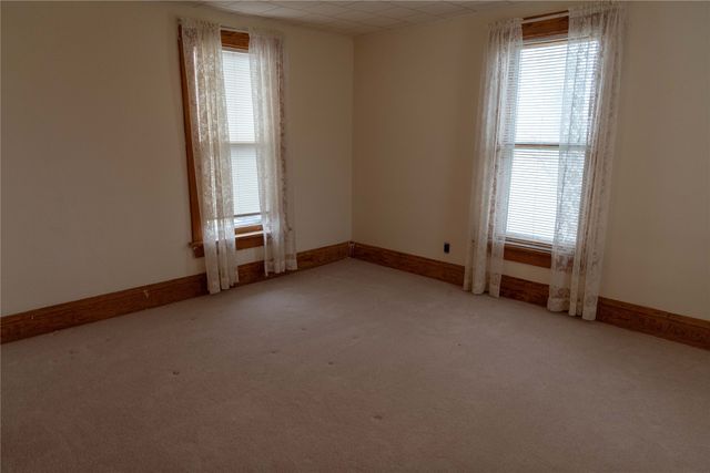 320 3rd Street, Reasnor, IA 50232