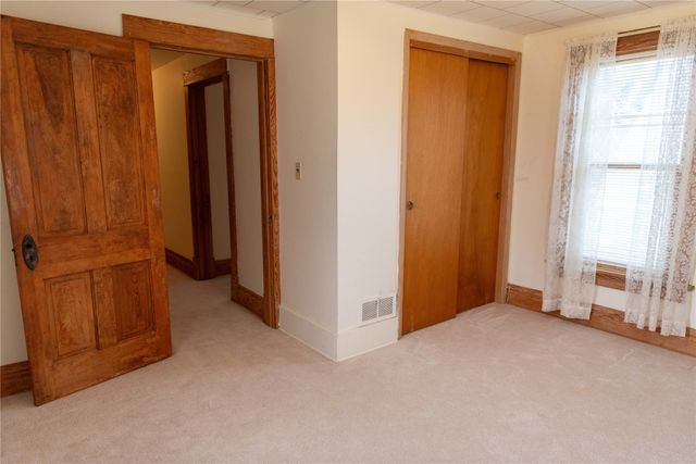 320 3rd Street, Reasnor, IA 50232