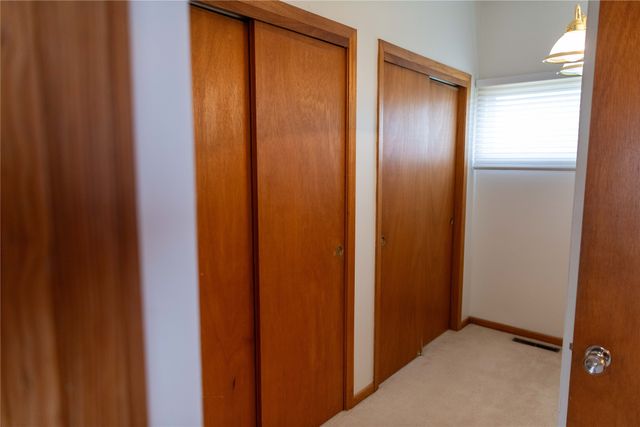 320 3rd Street, Reasnor, IA 50232