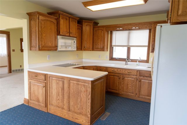 320 3rd Street, Reasnor, IA 50232