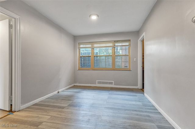 15825 Van Aken Boulevard 105W, Shaker Heights, OH 44120