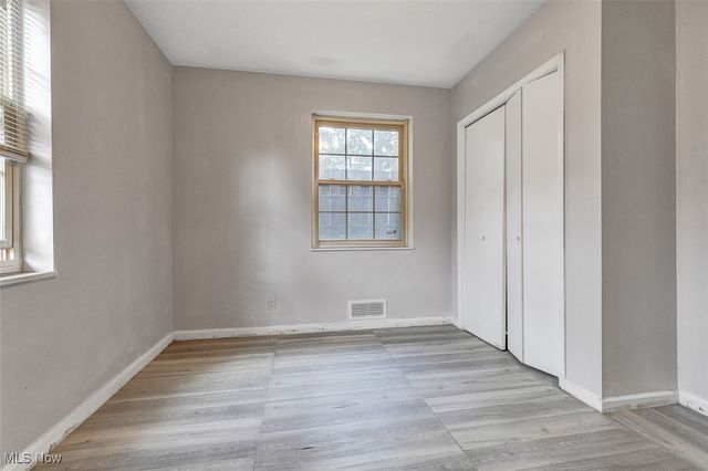 15825 Van Aken Boulevard 105W, Shaker Heights, OH 44120