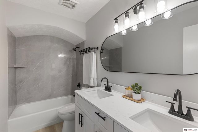 13006 S 35th Street, Bellevue, NE 68123