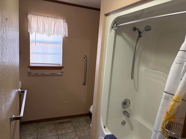 1470 College, Conway, AR 72034