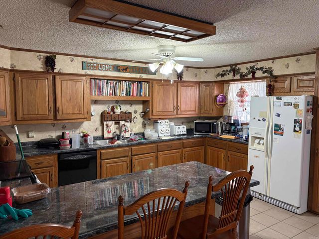 1470 College, Conway, AR 72034