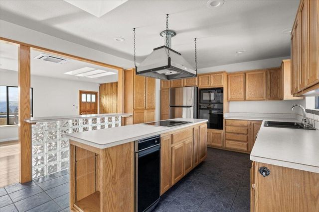 872 Scott Drive, Grants Pass, OR 97527