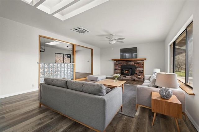 872 Scott Drive, Grants Pass, OR 97527