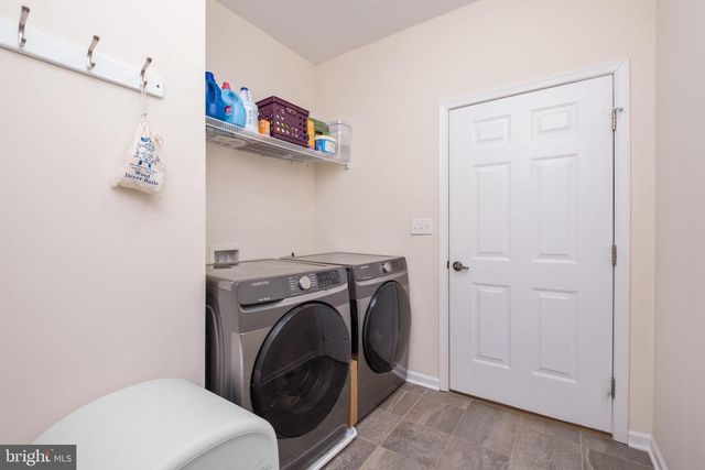 121 BEAUREGARD DR, Staunton, VA 24401