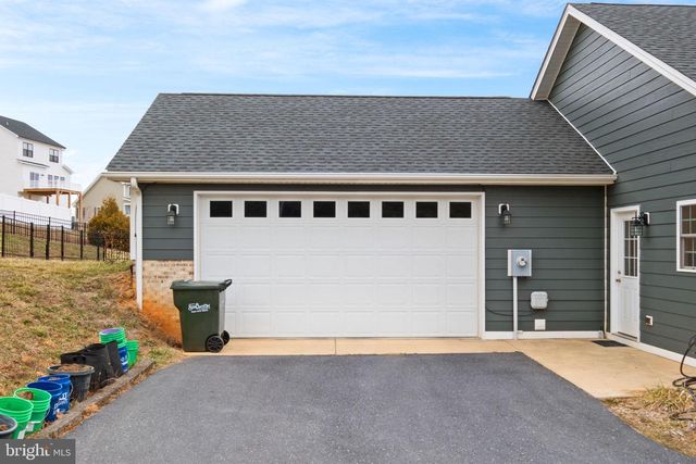 121 BEAUREGARD DR, Staunton, VA 24401