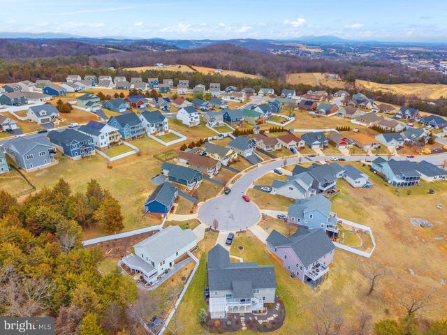 121 BEAUREGARD DR, Staunton, VA 24401