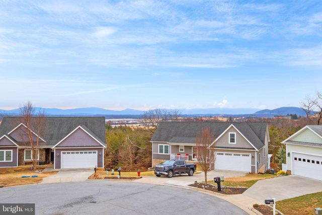 121 BEAUREGARD DR, Staunton, VA 24401