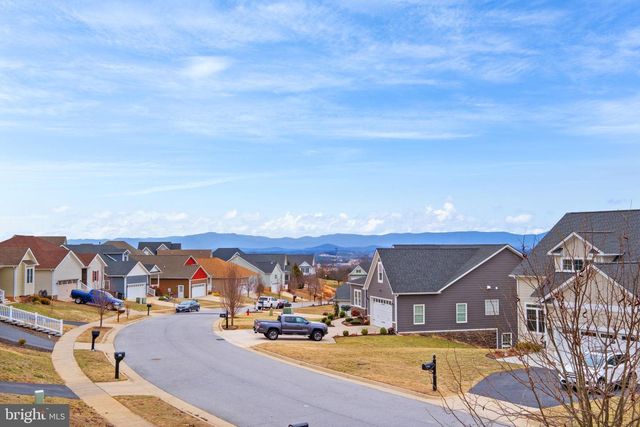 121 BEAUREGARD DR, Staunton, VA 24401