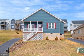 121 BEAUREGARD DR, Staunton, VA 24401