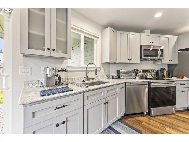 55503 MADRONE Dr, Bandon, OR 97411