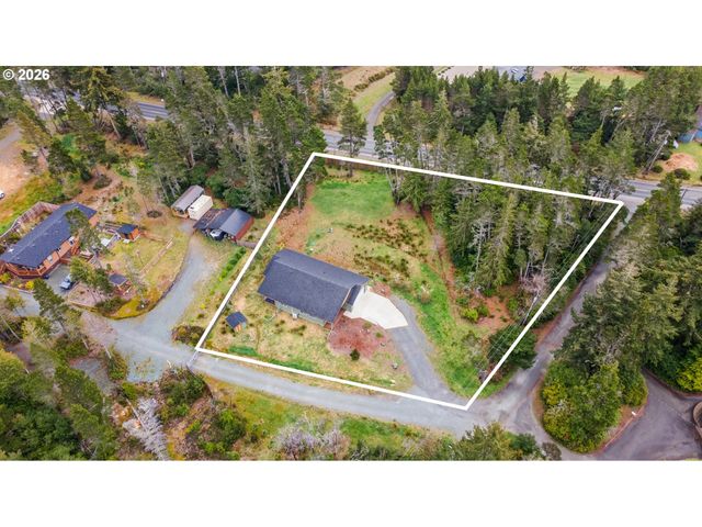 55503 MADRONE Dr, Bandon, OR 97411