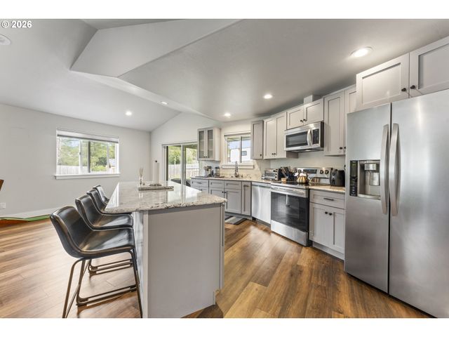 55503 MADRONE Dr, Bandon, OR 97411