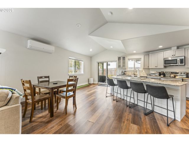 55503 MADRONE Dr, Bandon, OR 97411