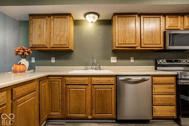 6146 Loggia Drive, Indianapolis, IN 46237