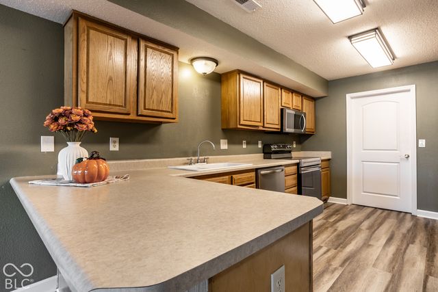 6146 Loggia Drive, Indianapolis, IN 46237