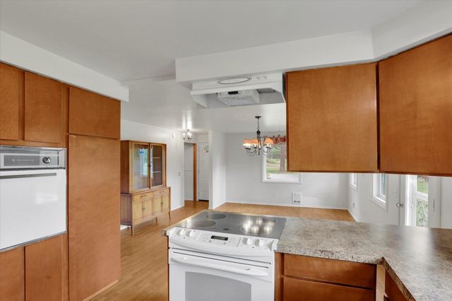 2111 W Mason Rd, Deer Park, WA 99006