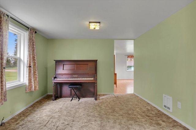 2111 W Mason Rd, Deer Park, WA 99006