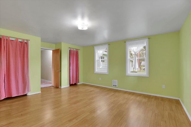 2111 W Mason Rd, Deer Park, WA 99006